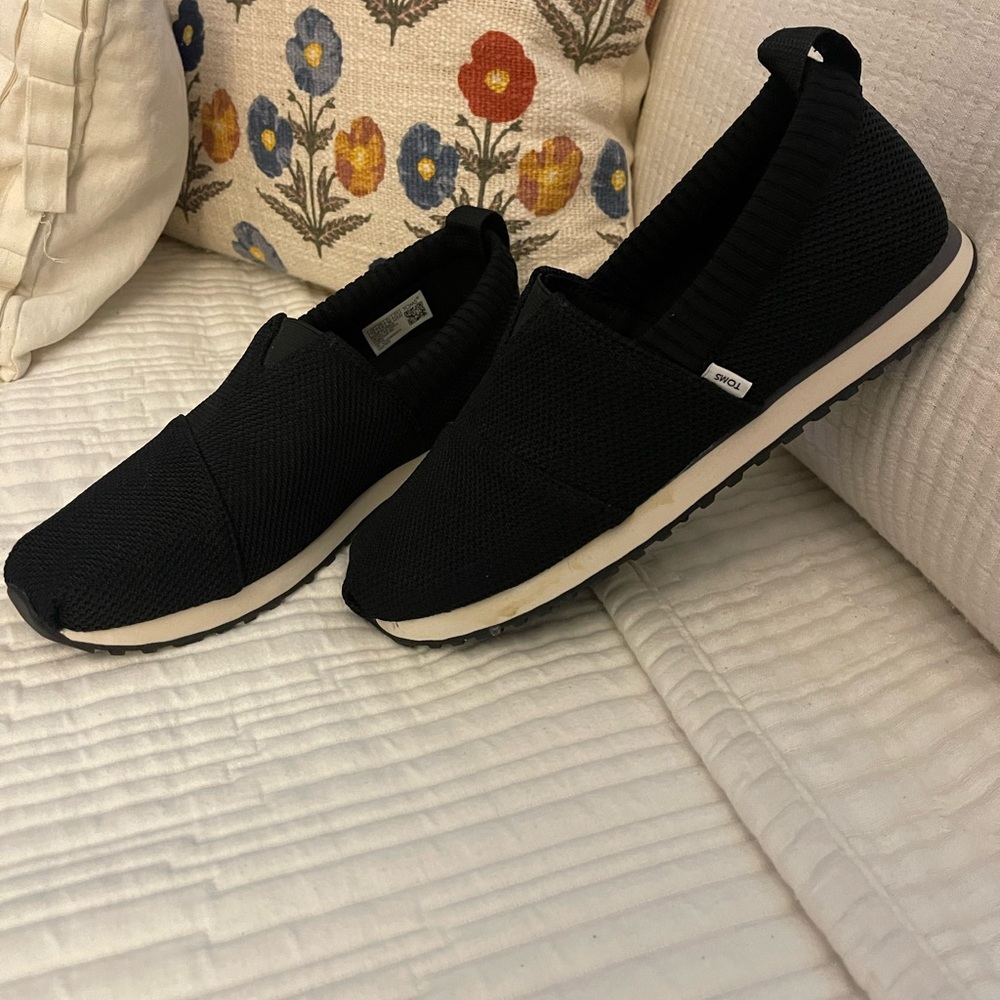 Toms Women's Black Slip-On Sneakers - Picture 2 of 8